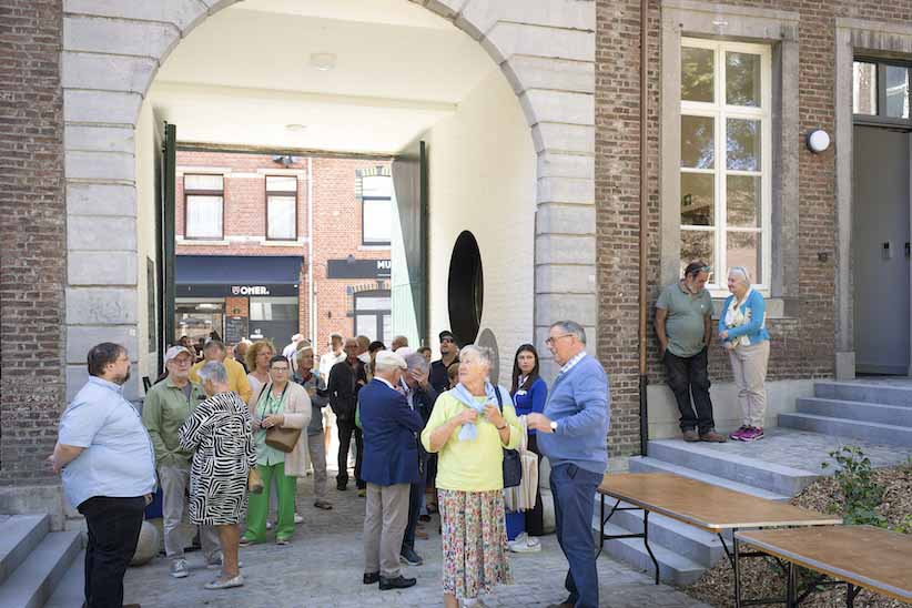Sfeerbeeld tijdens de opening van het vernieuwde begijnhof in Hasselt op 25 augustus 2025