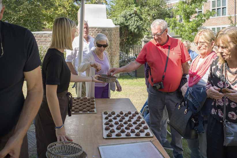 Sfeerbeeld tijdens de opening van het vernieuwde begijnhof in Hasselt op 25 augustus 2025