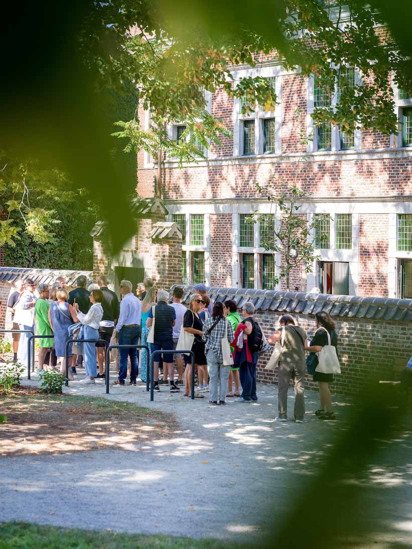Sfeerbeeld tijdens de opening van het vernieuwde begijnhof in Hasselt op 25 augustus 2025