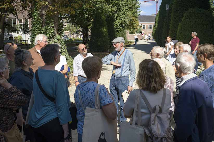 Sfeerbeeld tijdens de opening van het vernieuwde begijnhof in Hasselt op 25 augustus 2025