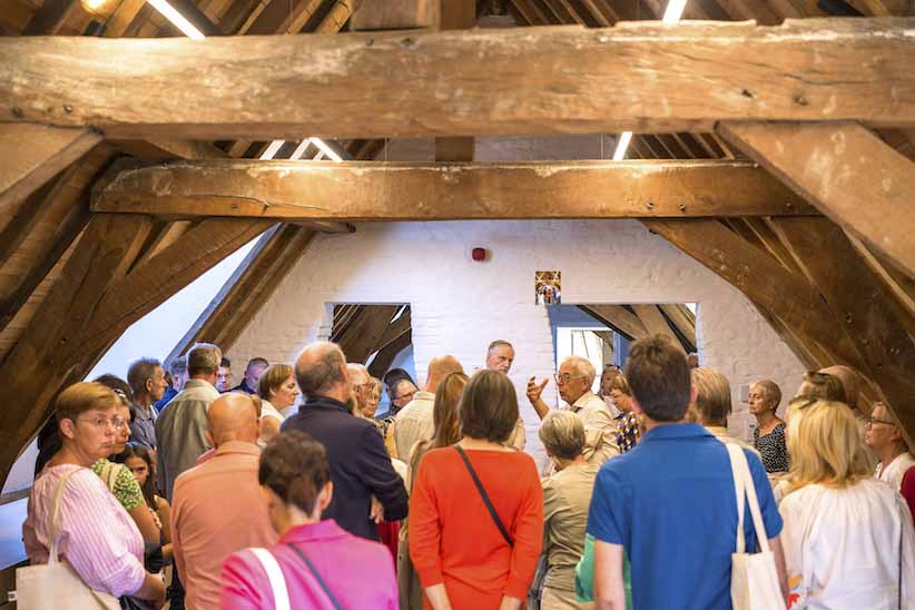 Sfeerbeeld tijdens de opening van het vernieuwde begijnhof in Hasselt op 25 augustus 2025