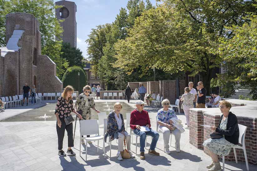 Sfeerbeeld tijdens de opening van het vernieuwde begijnhof in Hasselt op 25 augustus 2025