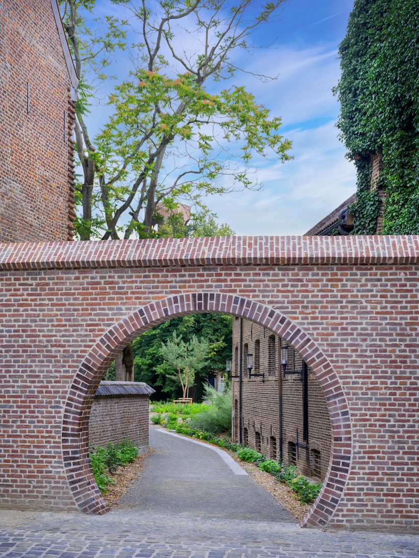 Ronde toegang