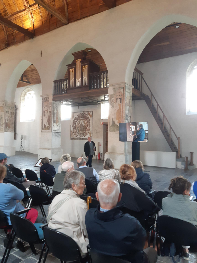 Litanie voor het Begijnhof van Sint-Truiden, gebracht door Peter Van Bouwel en organist Jan Vermeire - Op zoek naar de betekenis van afbeeldingen vroeger en nu, geïnspireerd door de muurschilderingen in de Begijnhofker van Sint-Truiden. 