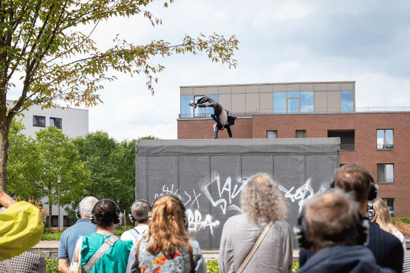 Sfeerbeelden van acts en publiek
